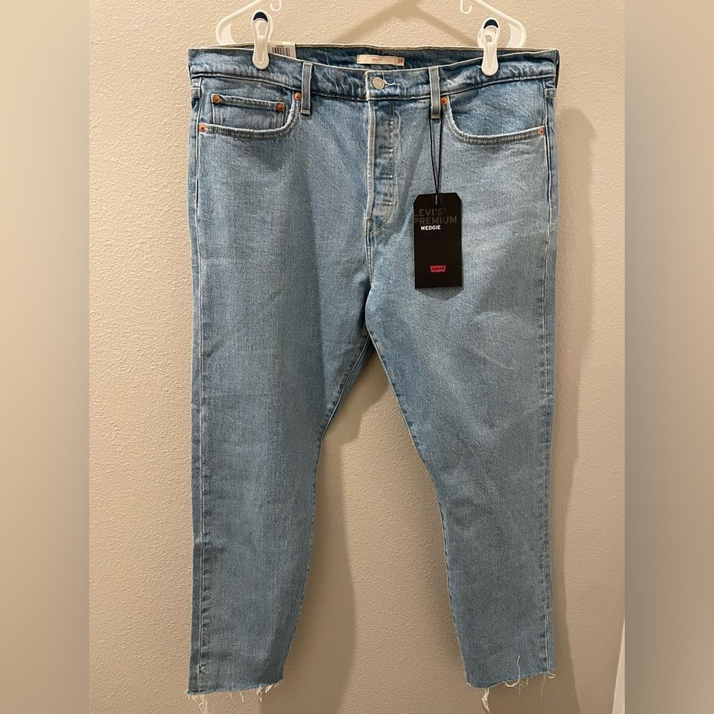 Levi’s High Rise Wedgie Jean